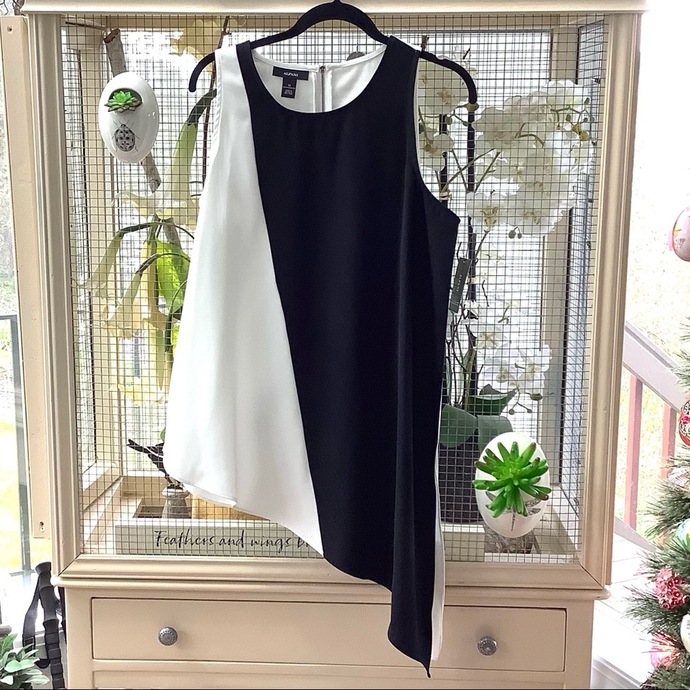 Alfani Black White Asymmetrical Sleeveless Tunic 12